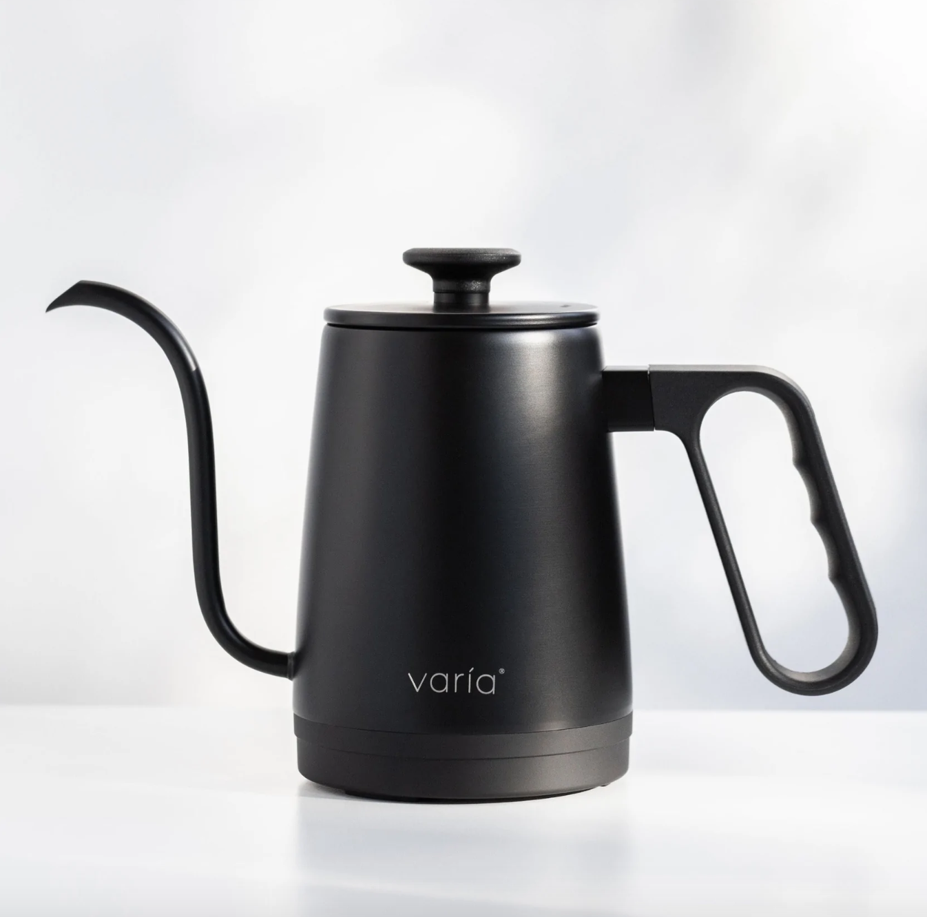 Electric kettle with smart temperature setting